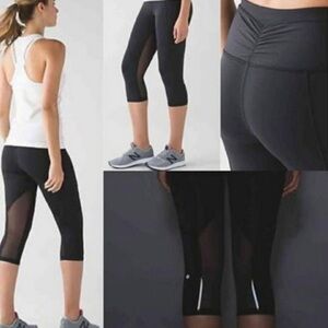 B2.Lululemon Outrun 17" Crop Black